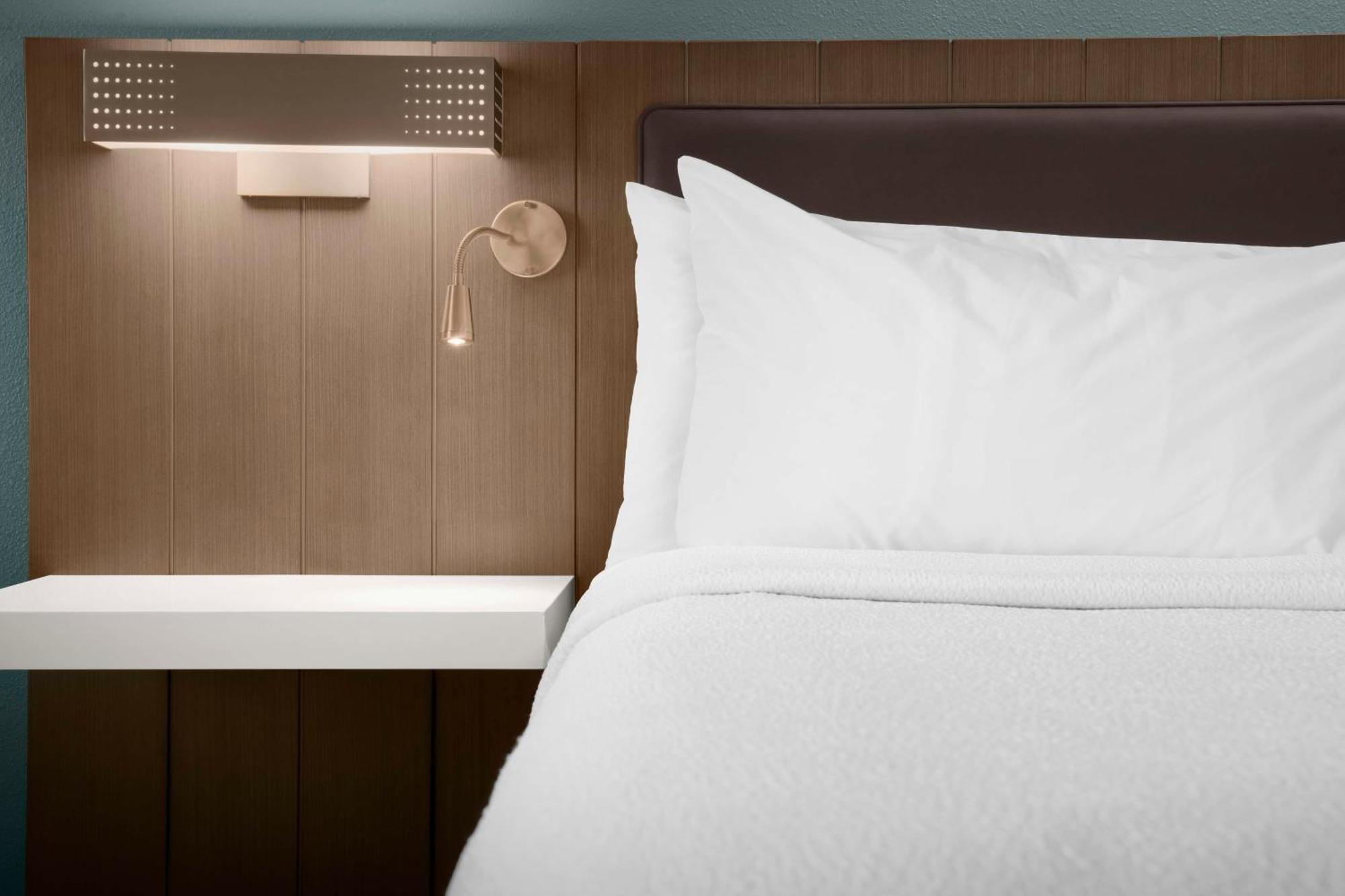 Hilton Garden Inn Гранбери Экстерьер фото