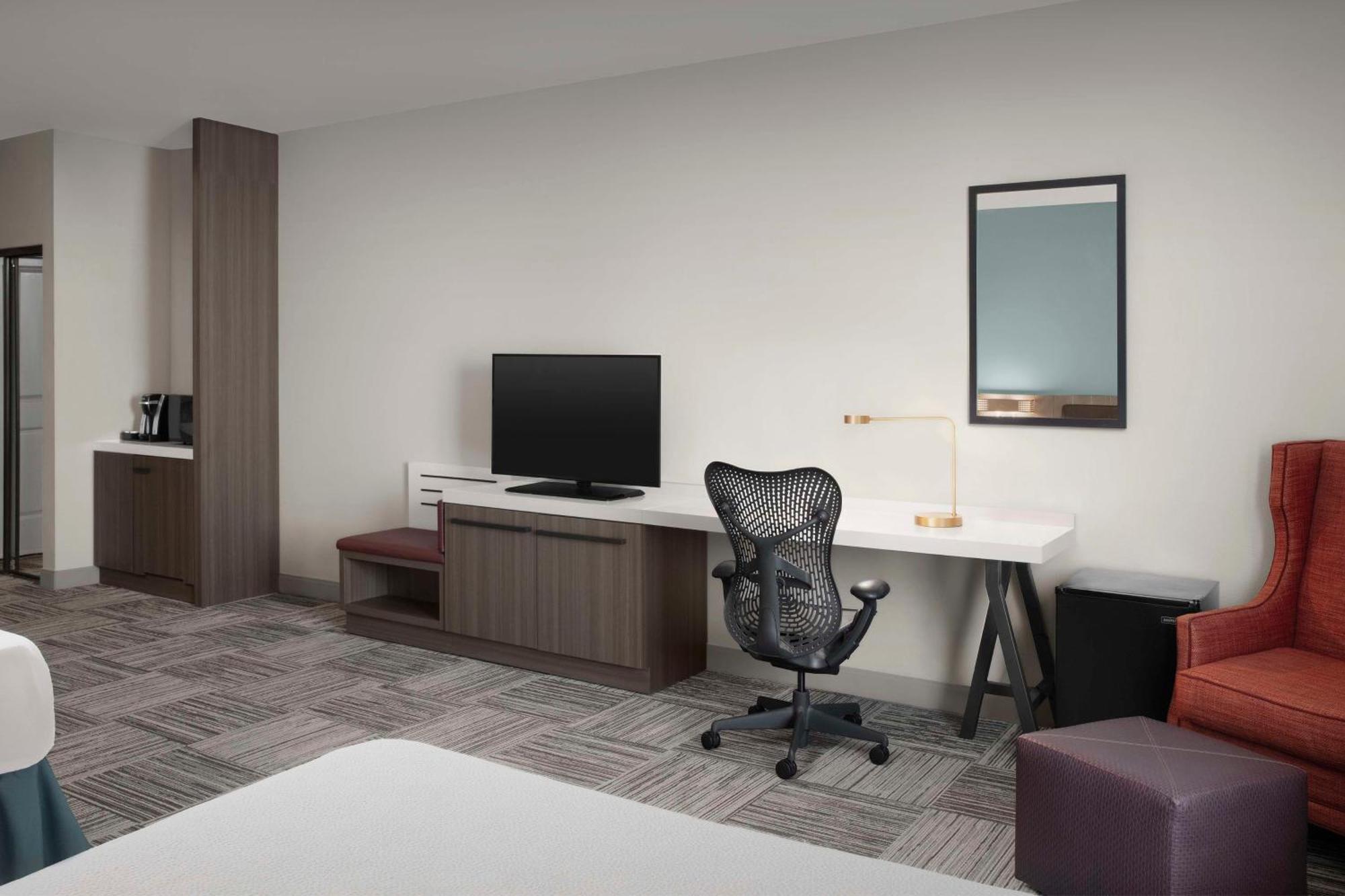 Hilton Garden Inn Гранбери Экстерьер фото